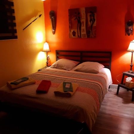 Bed and Breakfast Chez Patricia & Denis Flassans-sur-Issole Esterno foto
